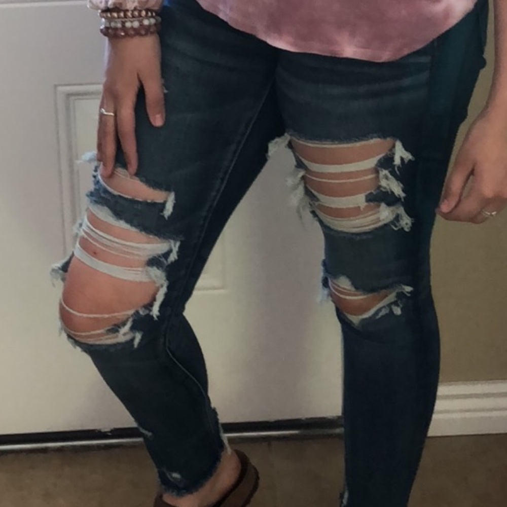 American eagle ripped jeans